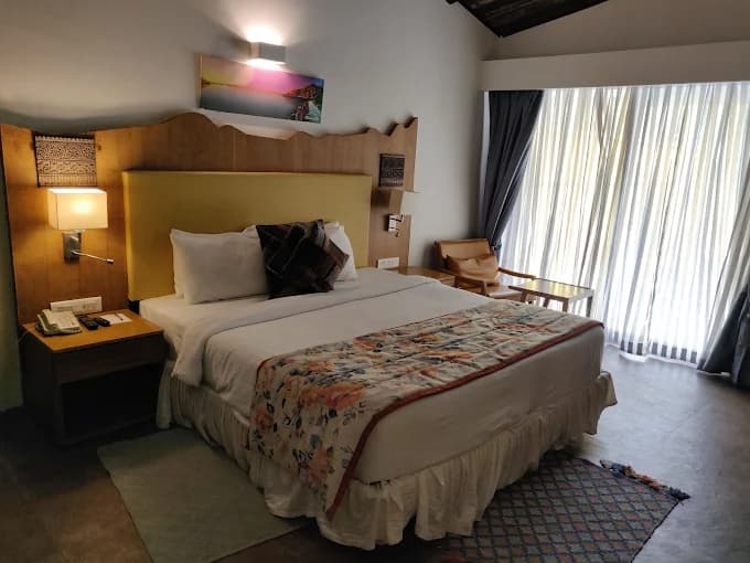 Regal Classic Room with Jarokha