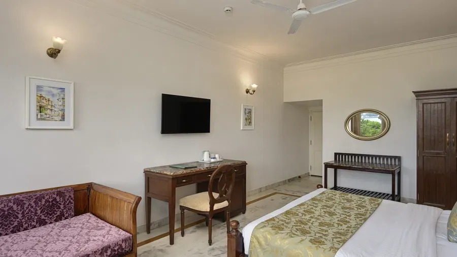 Deluxe Lake Facing Room