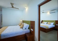 PMC Lakeshore Resort & Houseboat photo 2