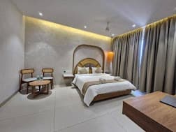 Deluxe Room – With Balcony Pool View
