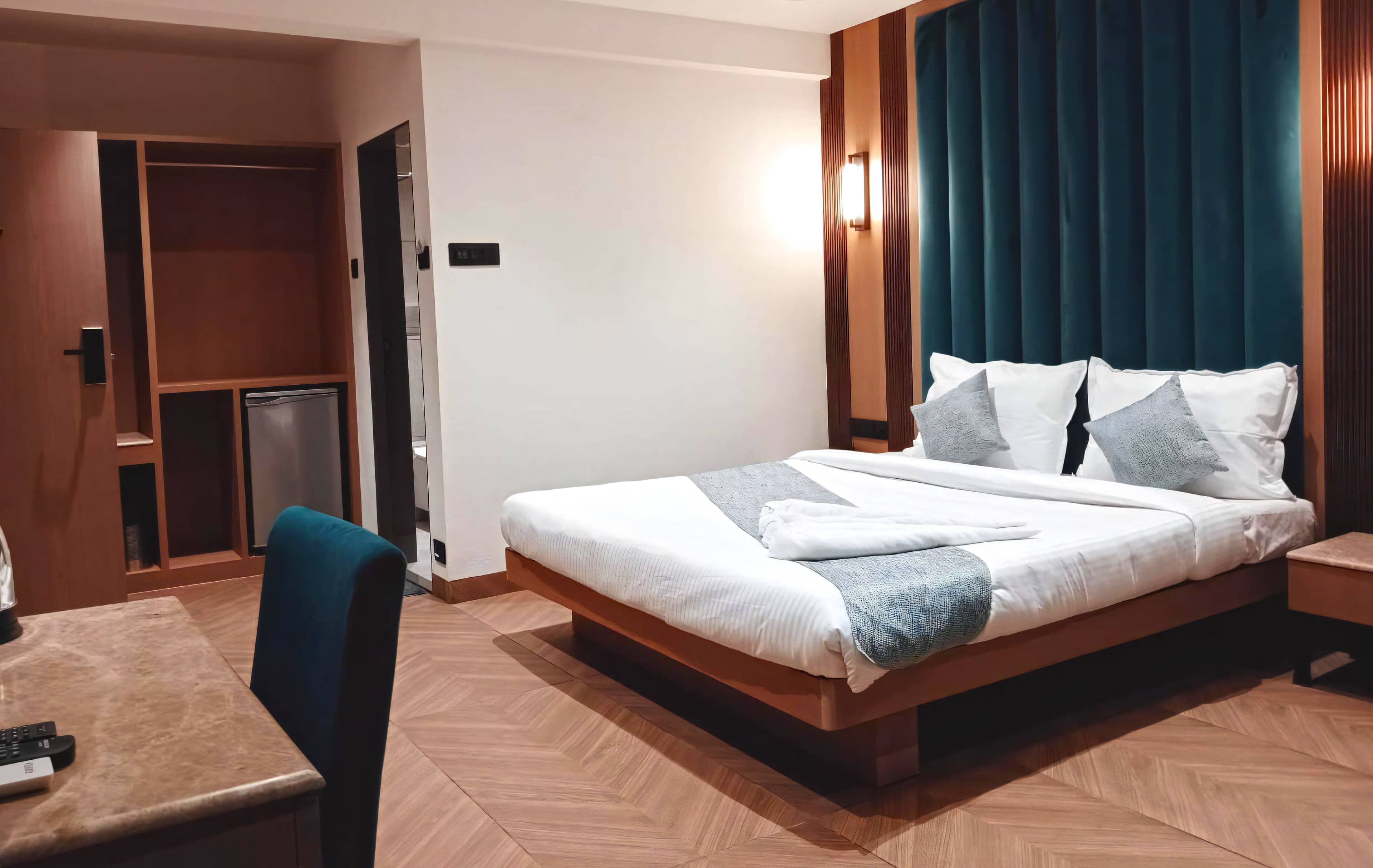 SUITE ROOM