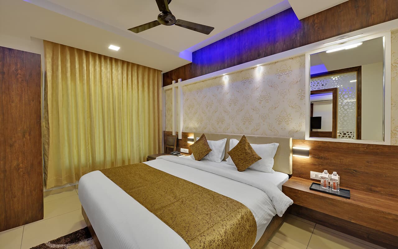 SUITE ROOM