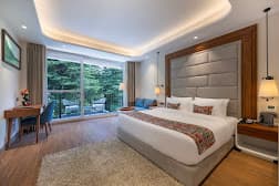 SUPERIOR ROOM