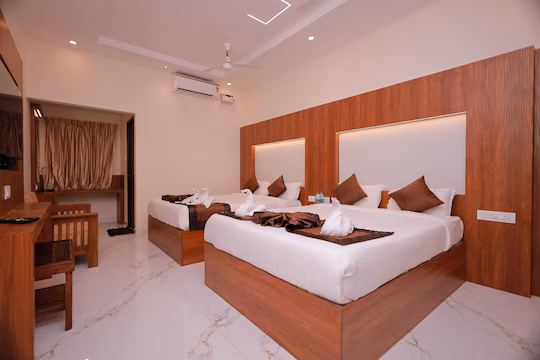 DELUXE TRIPLE  ROOM