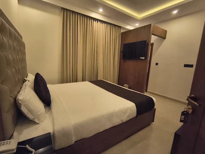 Deluxe without balcony 2