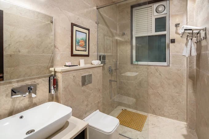 Superior valley view room