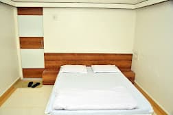Hotel Shree Paras photo 2