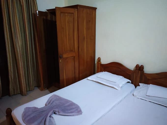 1 BHK AC Room