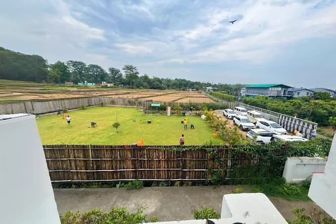 Damyanti Hotel And Resort photo 3