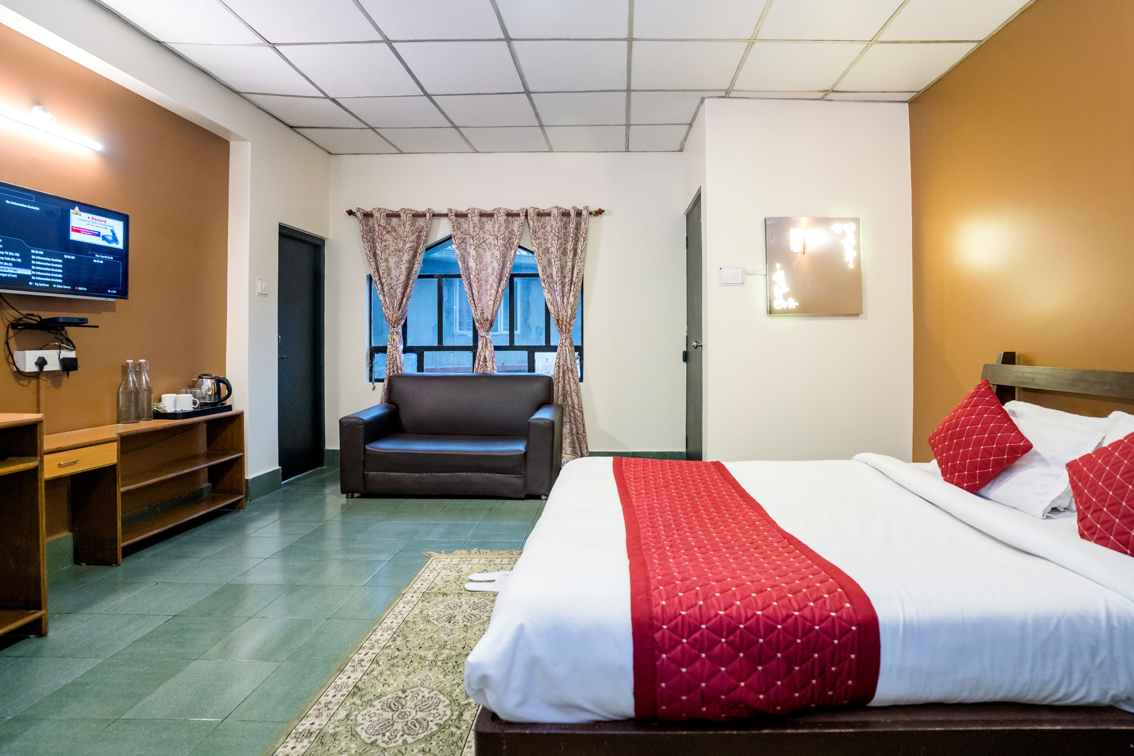 Comfort Queen Room