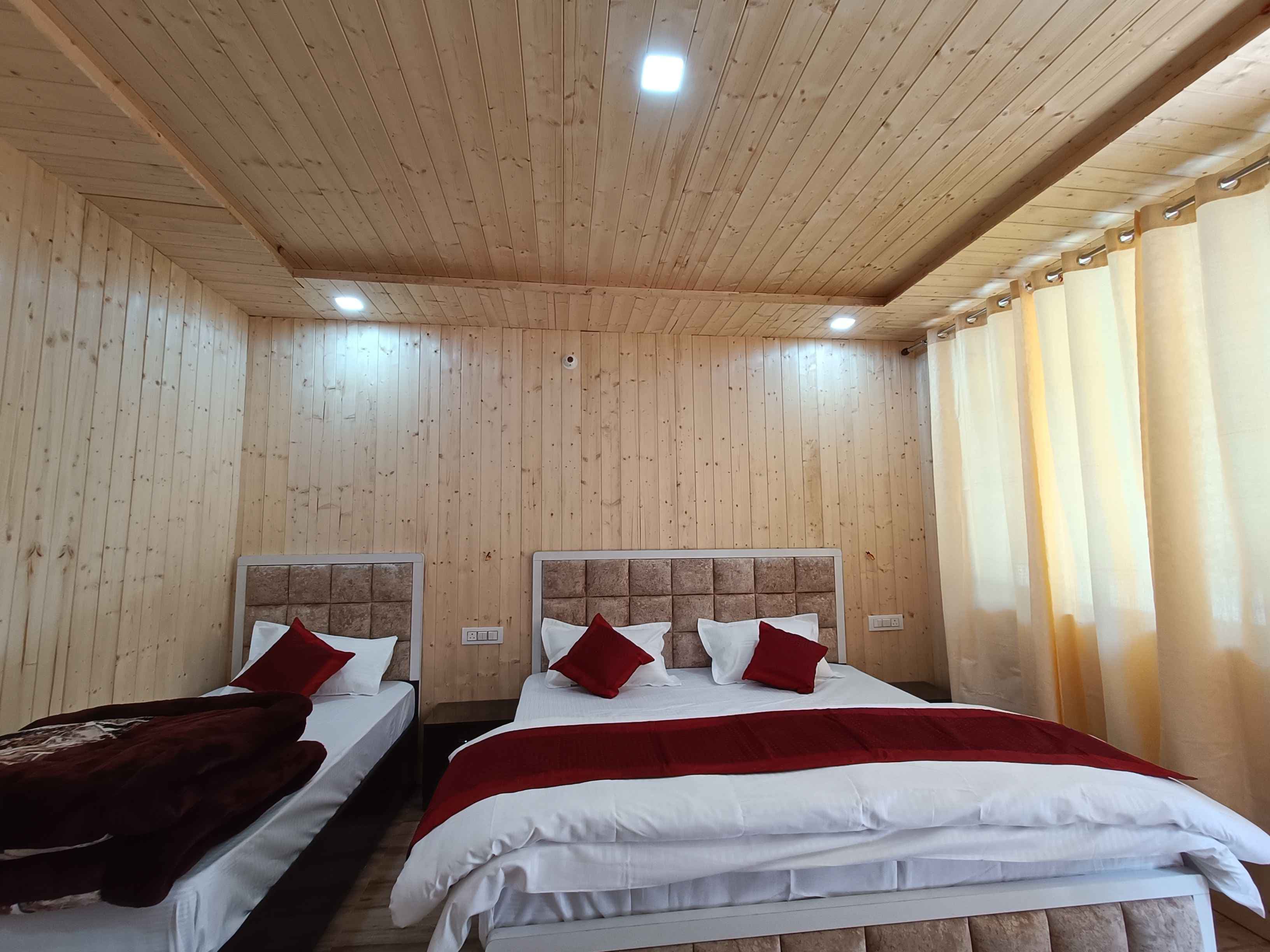 Deluxe Triple Room