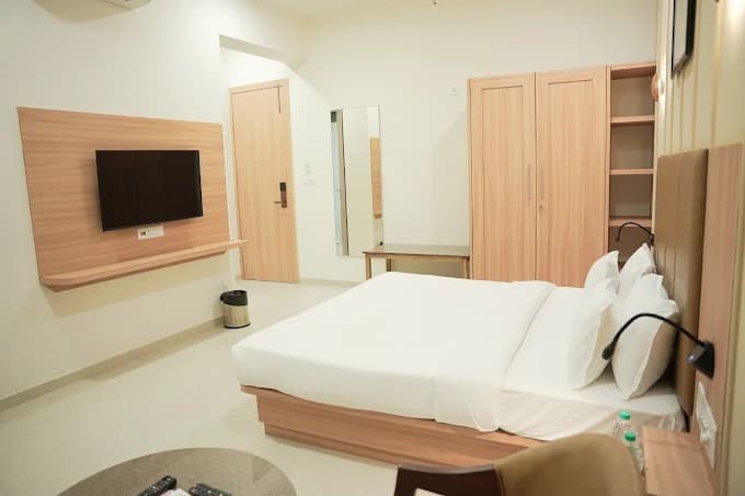Double bed AC