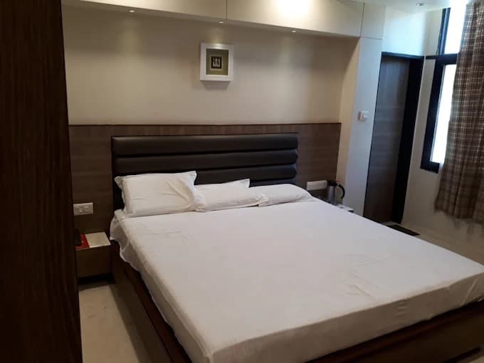 DOUBLE BED DELUXE A.C