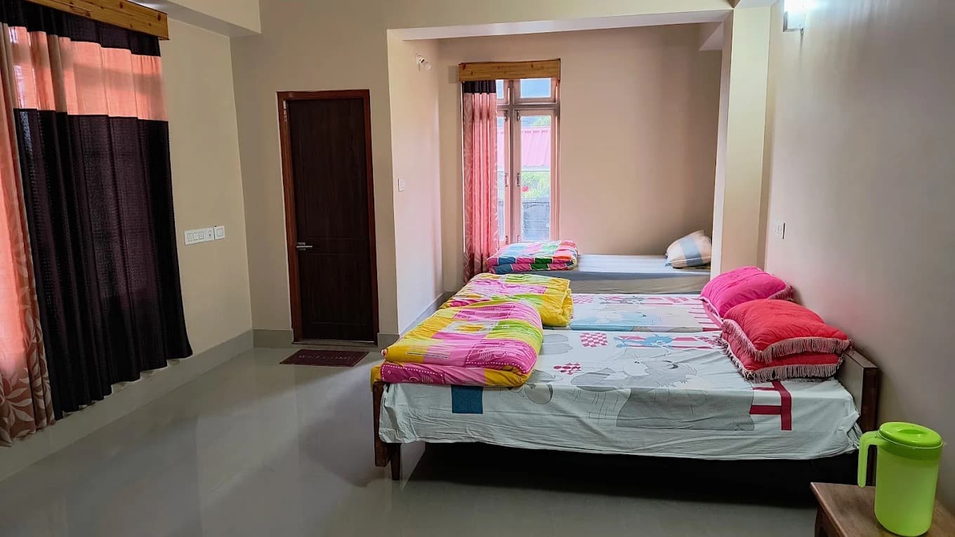 Deluxe Tripple Sharing Room