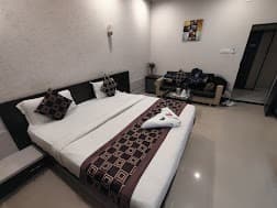 Plaza Suite