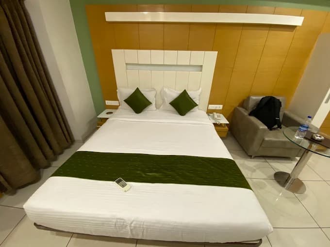 SUPERIOR ROOMS