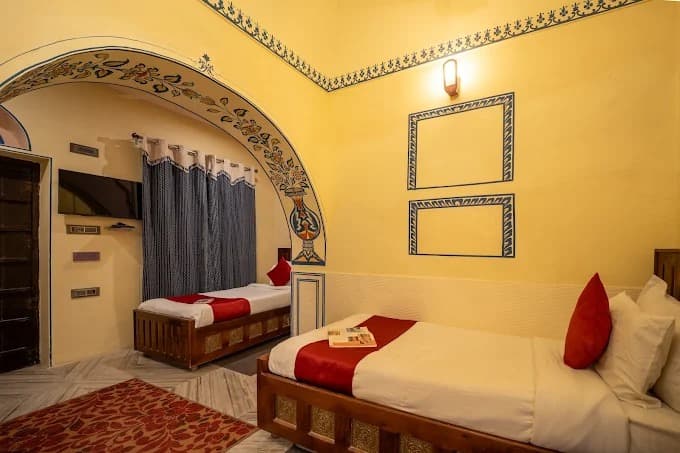 Courtyard Twin Bed Room