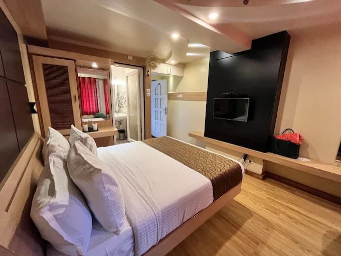 Executive (Non View Room)