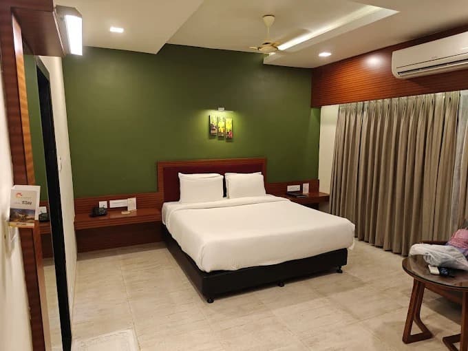 Executive (1 Room for 2 Pax) Per Night: