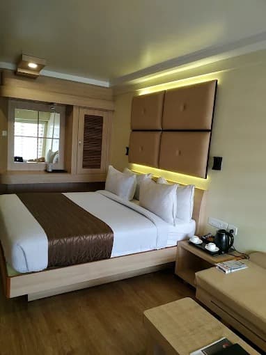 Mini Suite (Lake View from Common Balcony)