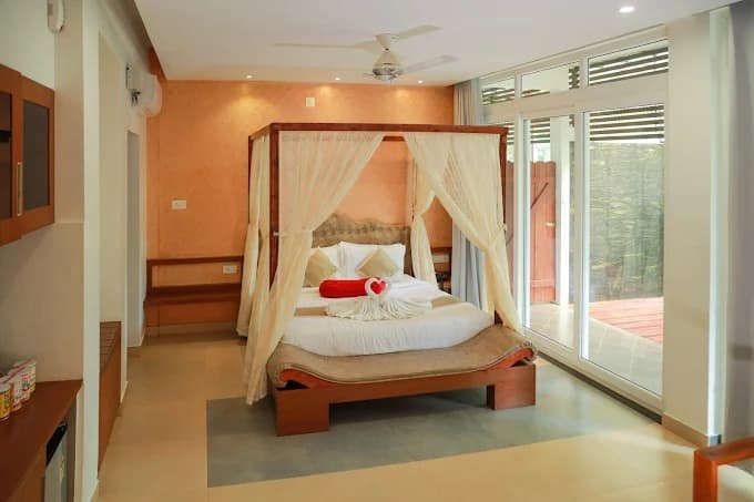 SUITE ROOM