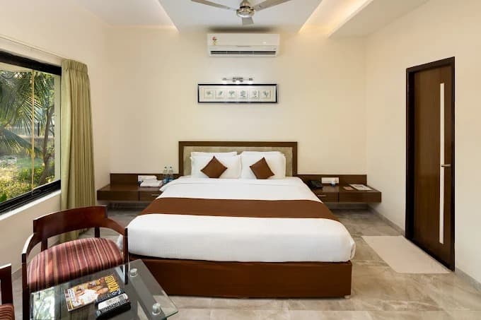 Deluxe (1 Room for 2 Pax) Per Night: