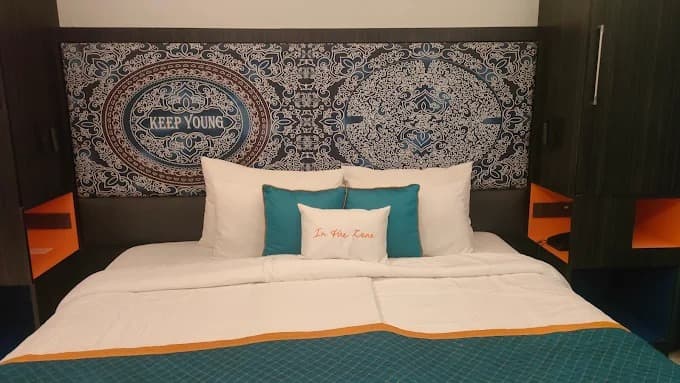 Luxe Rooms