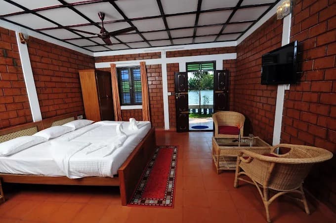 Lake View Deluxe AC