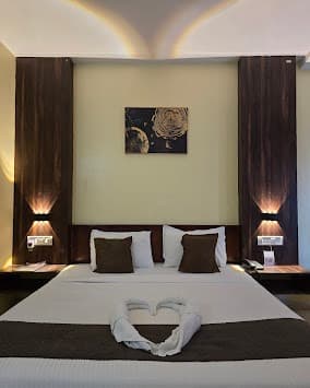 SUITE ROOM