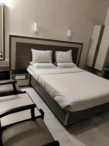 DELUXE DOUBLE ROOM