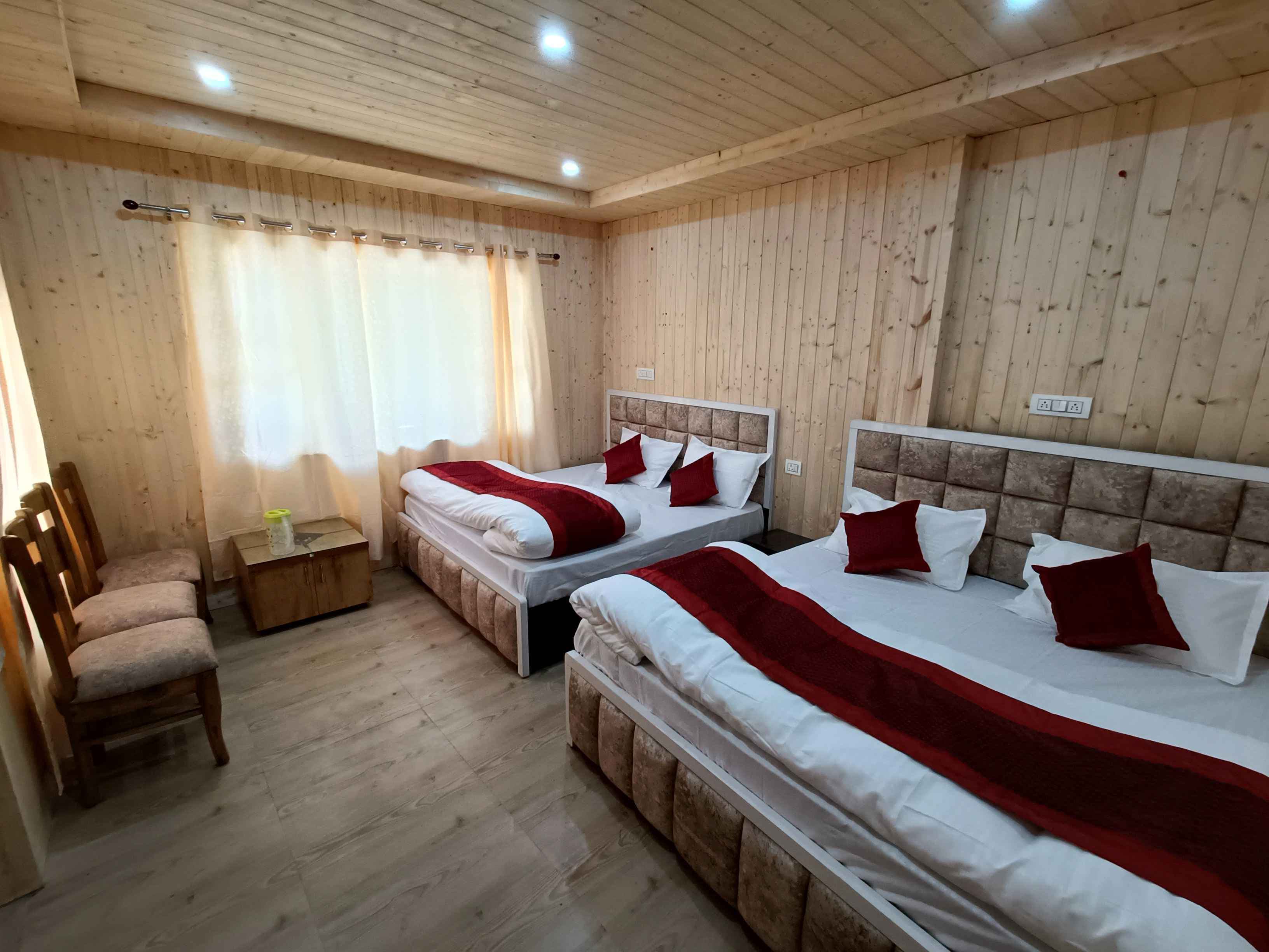 Deluxe Quad room
