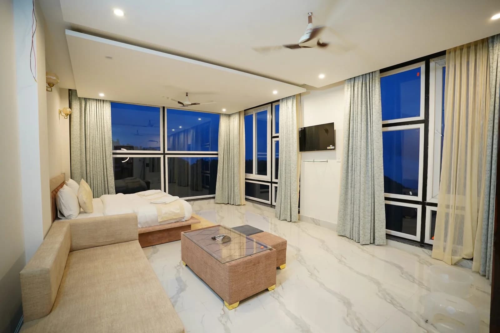 Premium Room