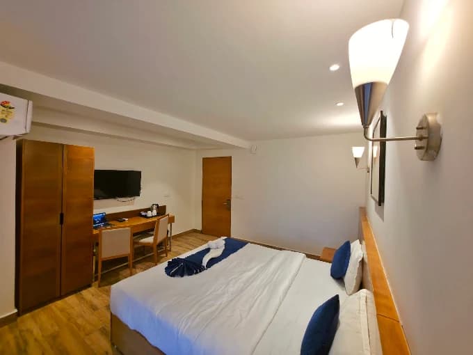 Elite room