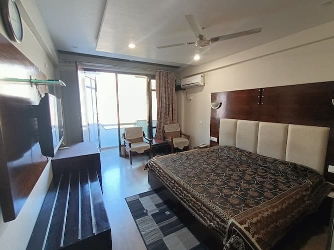 Triple Sharing Room
