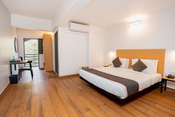 DELUXE ROOM WITH BALCONY