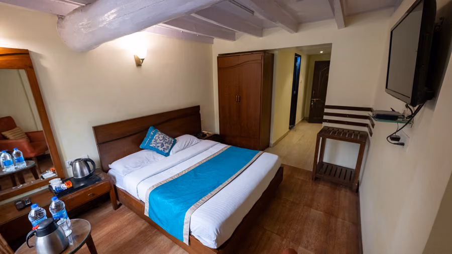 Economy Room