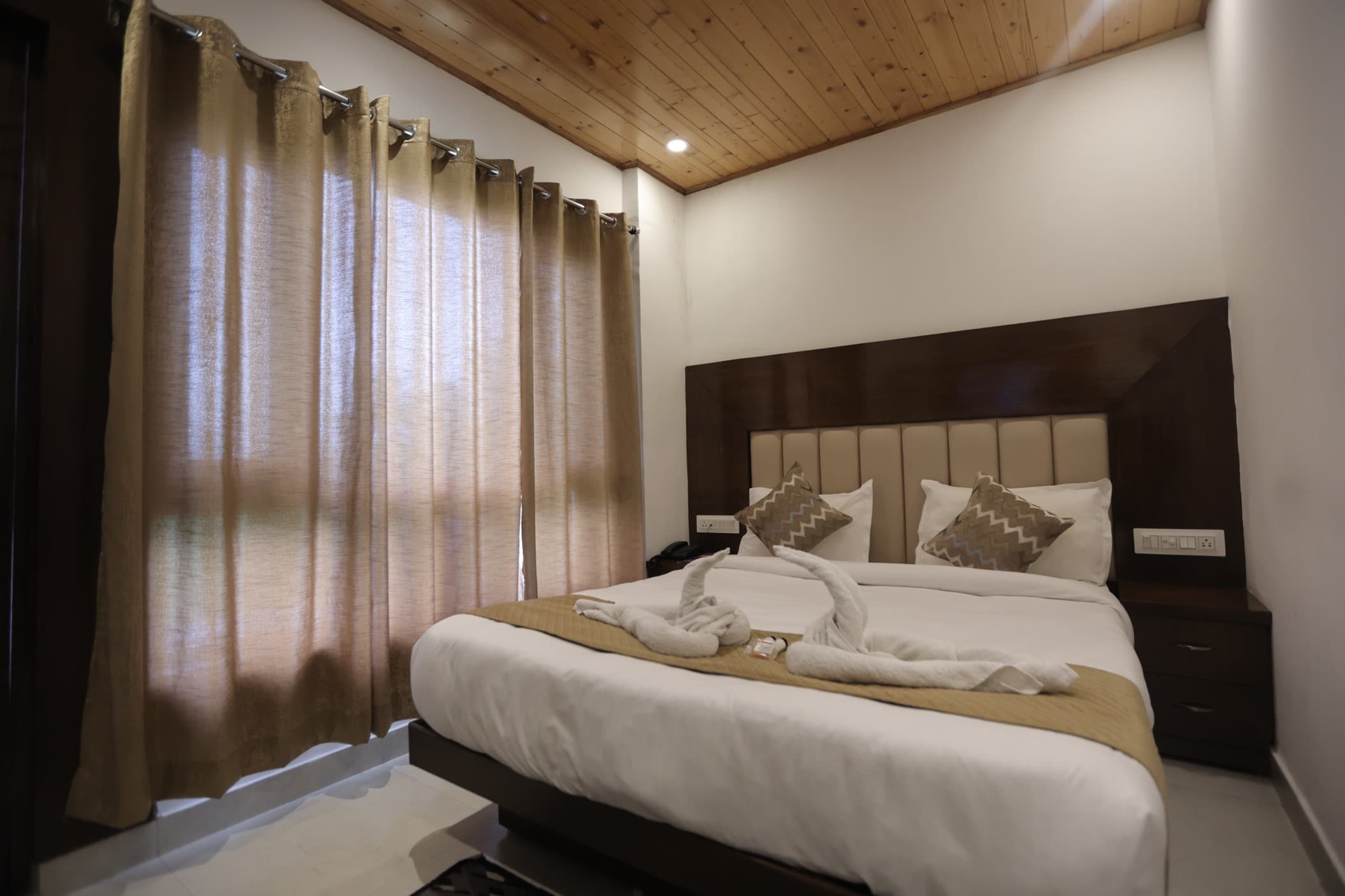 DELUXE ROOM WITH BALCONY