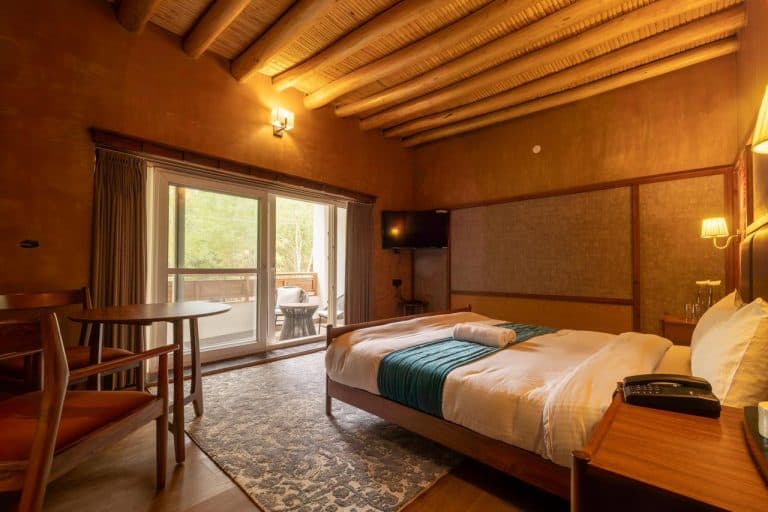 PREMIER ROOMS