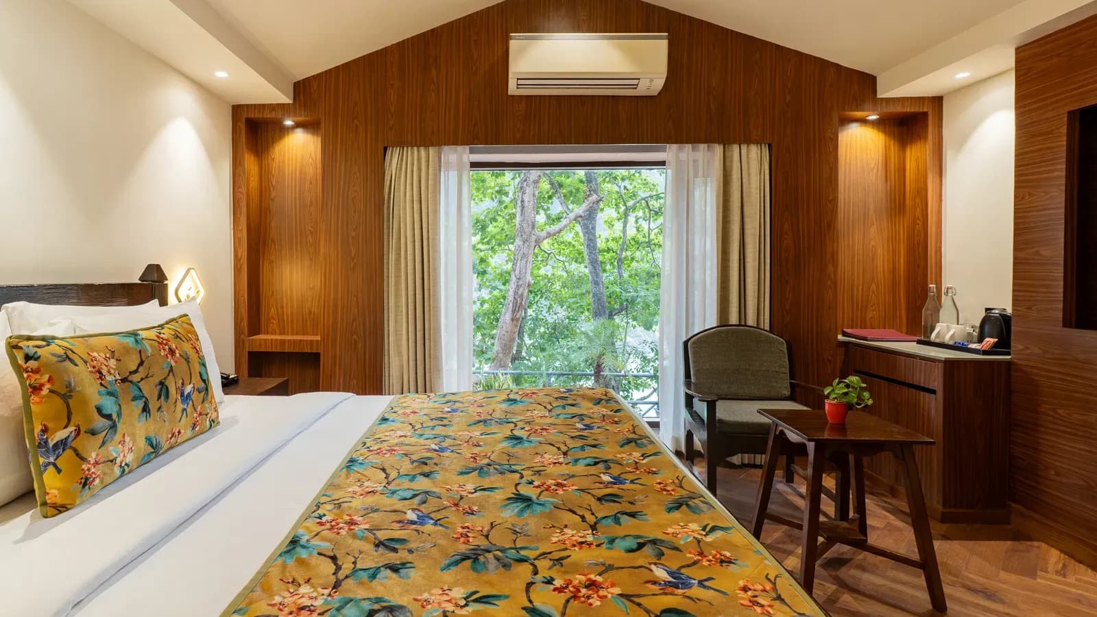 Premium Ganges View Room