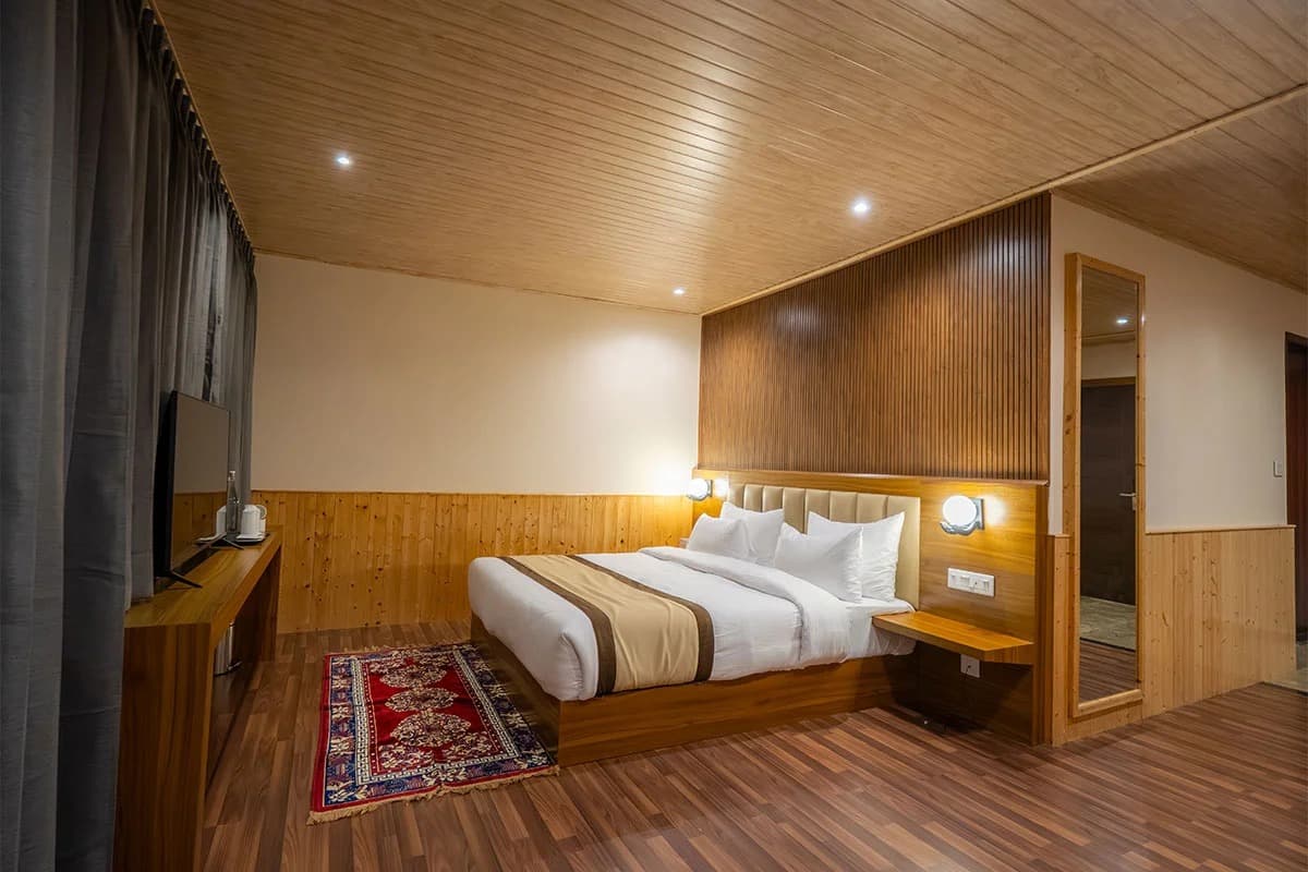 Superior valley view room