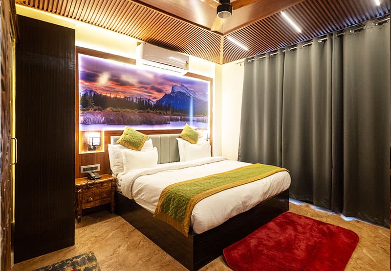 Deluxe with private balcony
