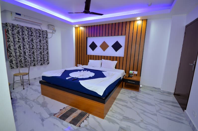 Deluxe King Room A/C
