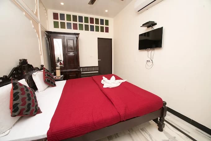 Super Deluxe Bedroom