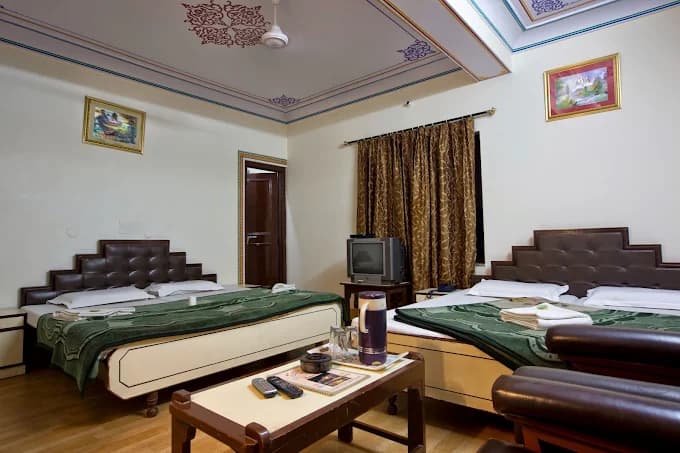Inter connecting Six Bedroom Executive Suite