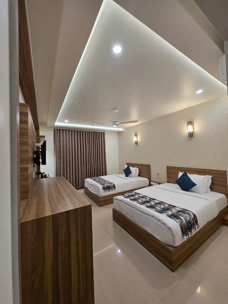 Deluxe Twin Bed Room
