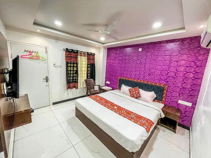 Semi Deluxe Room