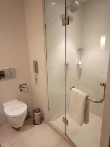 Club With Bath Tub