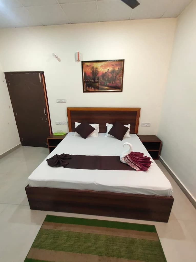 King room with Mountain View