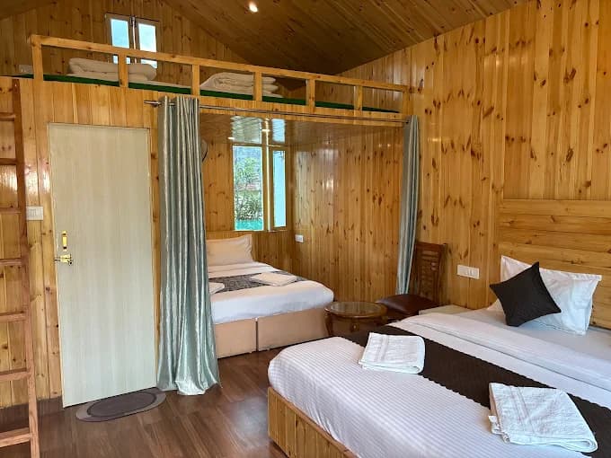 Deluxe triple bed room