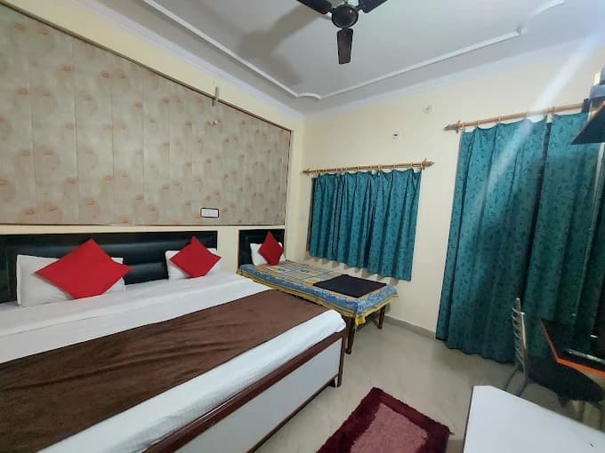 Triple Bed Room